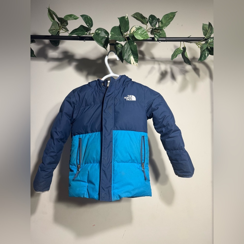 Kids The North Face Navy and Teal Puffer Jacket